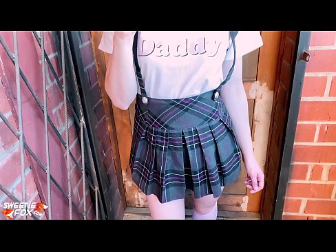 ❤️ Musikana Wechikoro Anoyamwa mboro yake zvakadzika uye anohura panzvimbo yemakirasi. ❤❌ ❌
